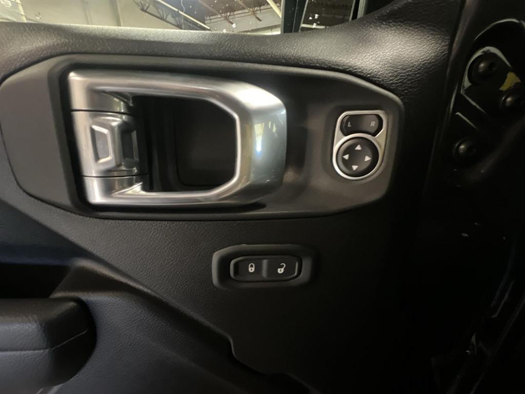 new 2025 Jeep Gladiator car, priced at $45,985