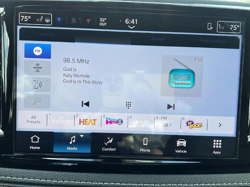new 2025 Chrysler Pacifica car, priced at $41,222