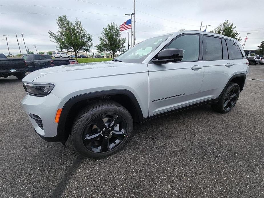 new 2024 Jeep Grand Cherokee car, priced at $43,240