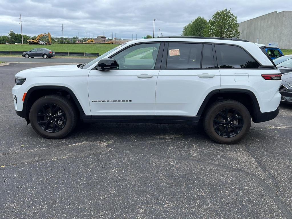 used 2024 Jeep Grand Cherokee car, priced at $38,499