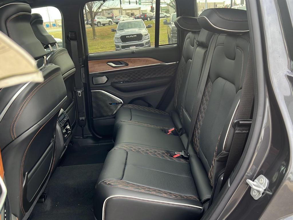 new 2025 Jeep Grand Cherokee car, priced at $65,169