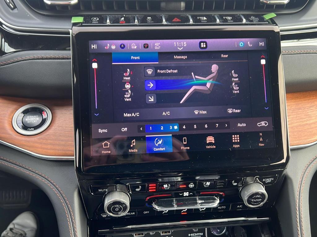 new 2025 Jeep Grand Cherokee car, priced at $65,169