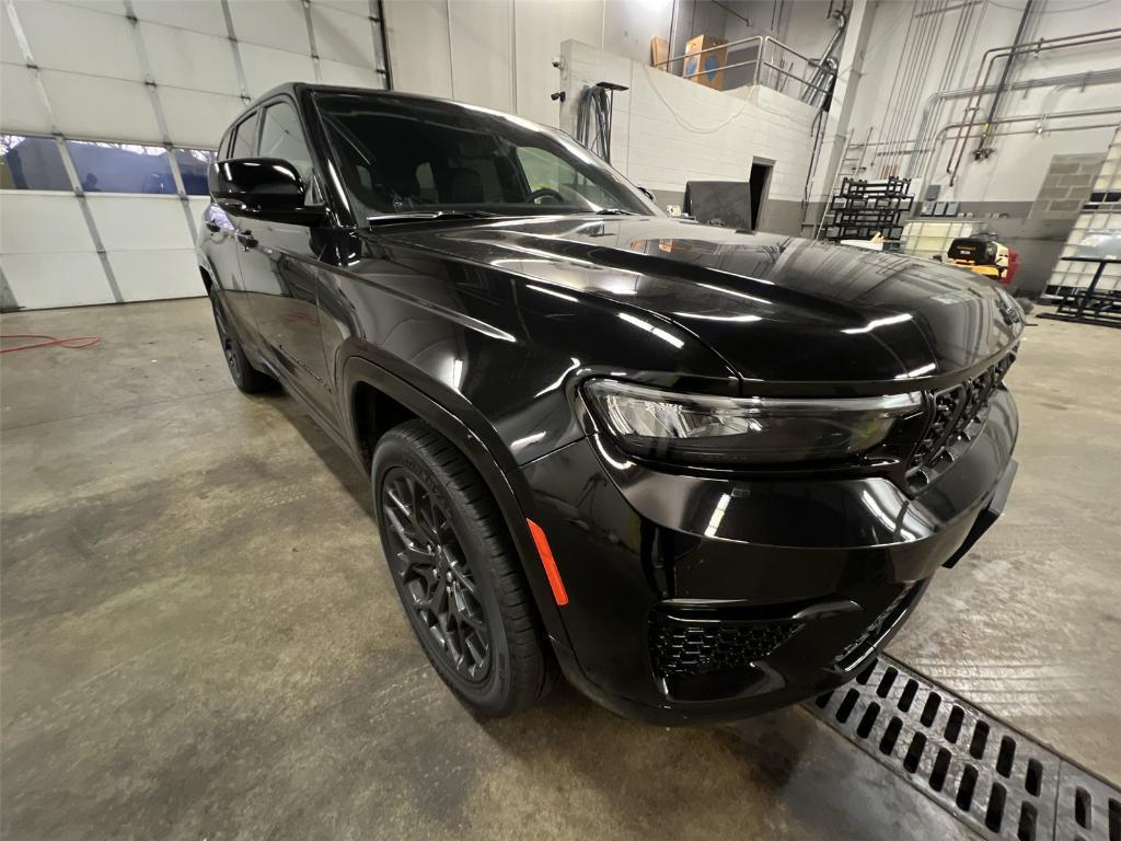 new 2025 Jeep Grand Cherokee car, priced at $68,870