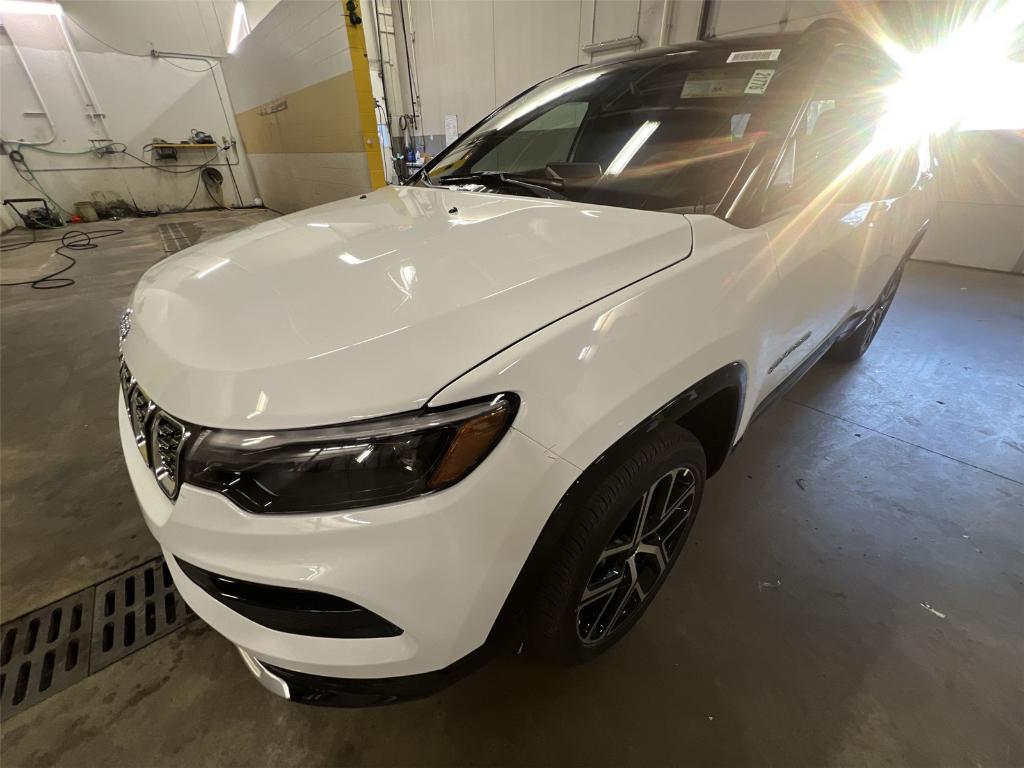 new 2025 Jeep Compass car, priced at $37,356