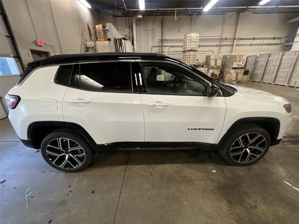 new 2025 Jeep Compass car, priced at $37,356