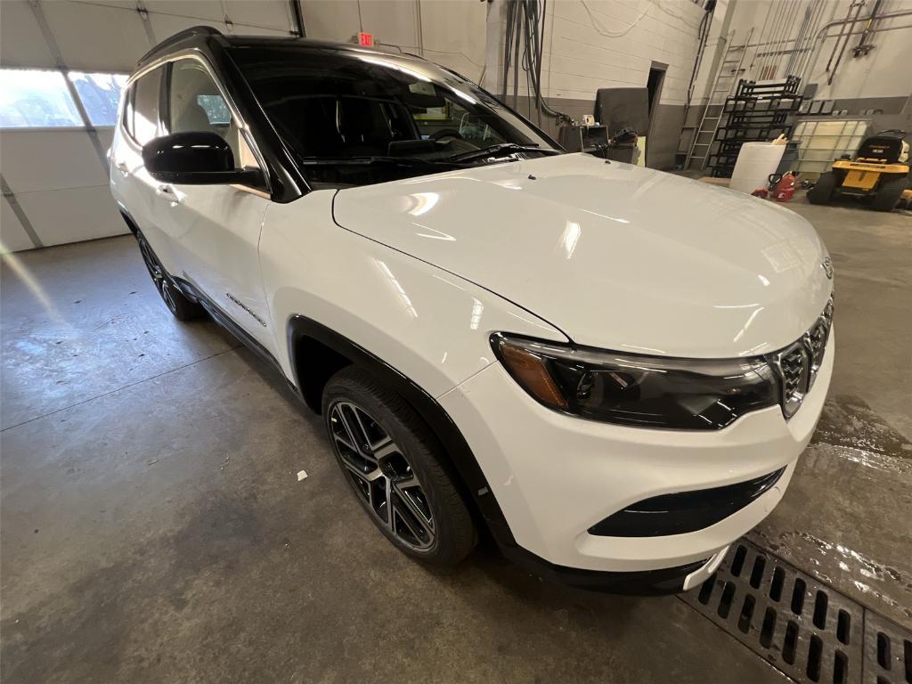 new 2025 Jeep Compass car, priced at $37,356