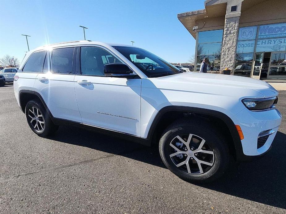 new 2025 Jeep Grand Cherokee car, priced at $50,499