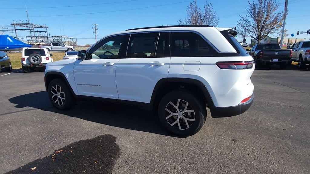 new 2025 Jeep Grand Cherokee car, priced at $50,499