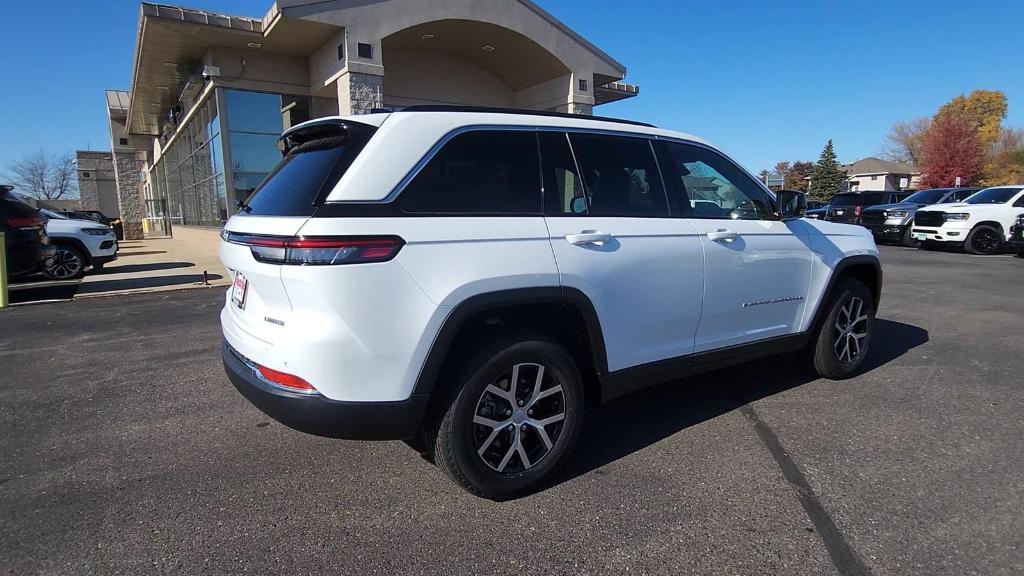 new 2025 Jeep Grand Cherokee car, priced at $50,499