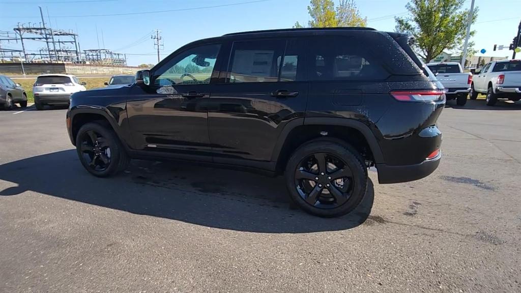 new 2025 Jeep Grand Cherokee car, priced at $50,855