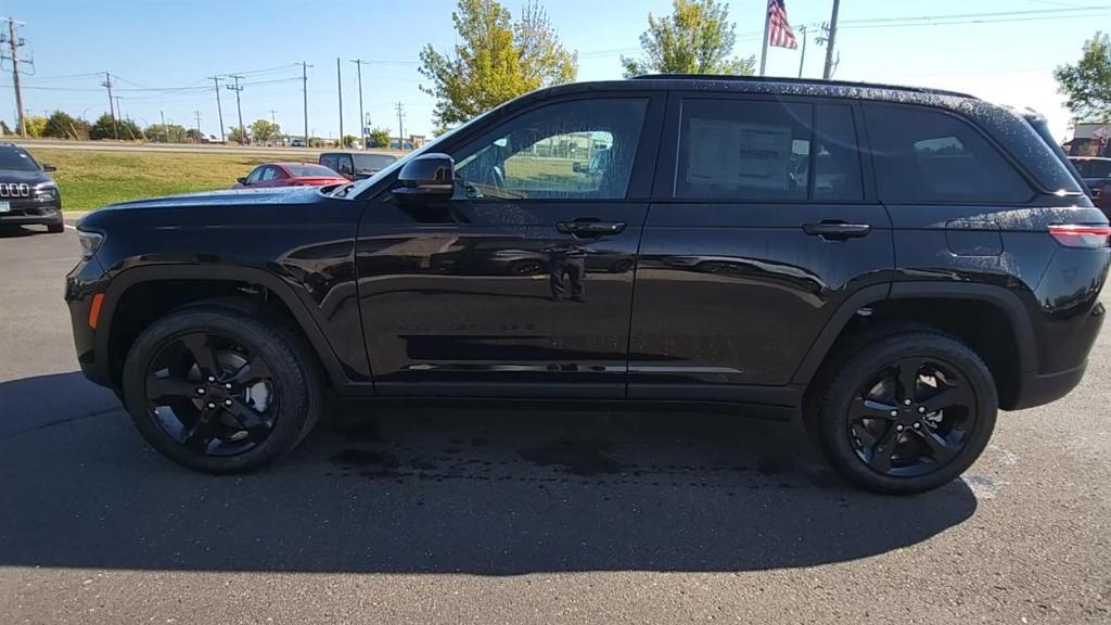 new 2025 Jeep Grand Cherokee car, priced at $50,855