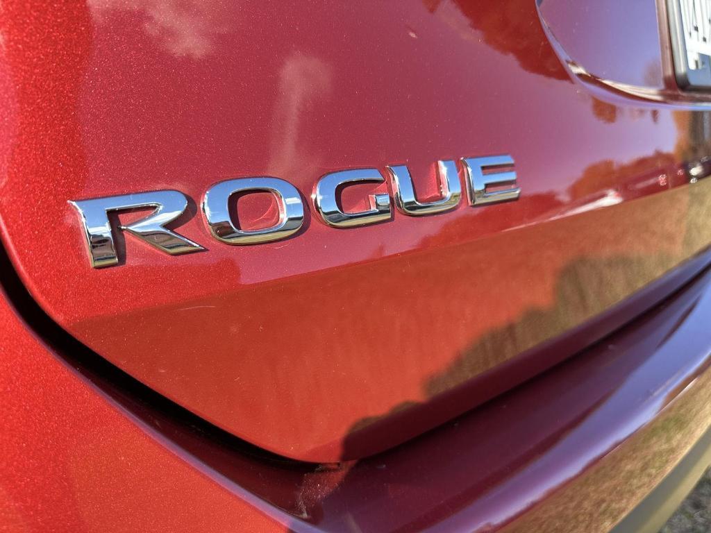 used 2015 Nissan Rogue car, priced at $10,988