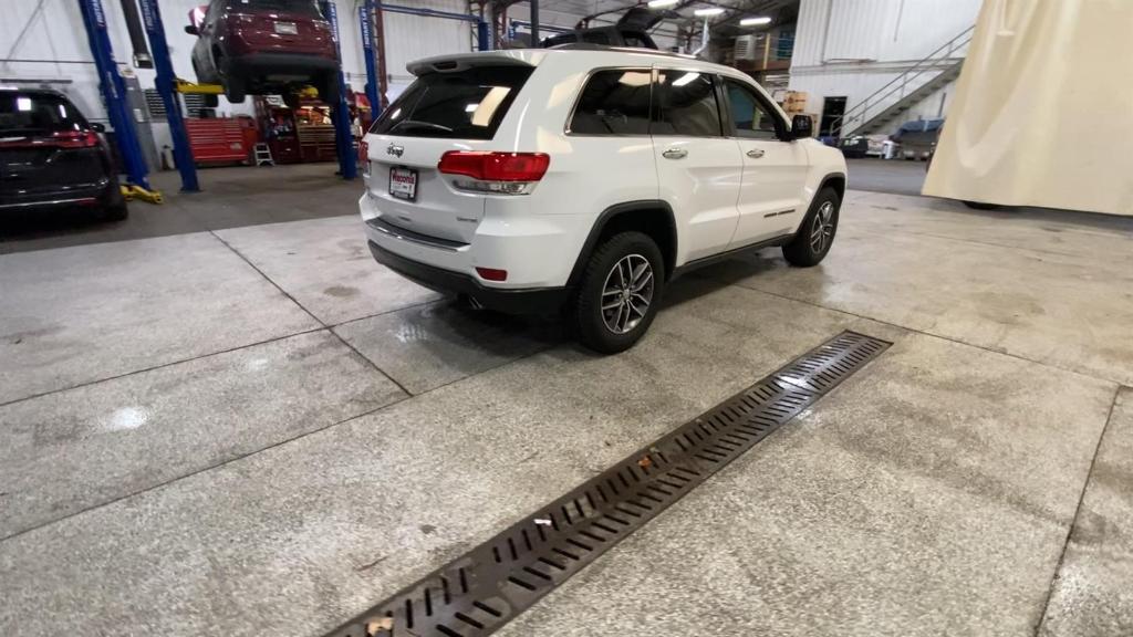 used 2018 Jeep Grand Cherokee car, priced at $19,549