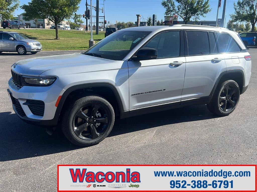 new 2025 Jeep Grand Cherokee car, priced at $45,284