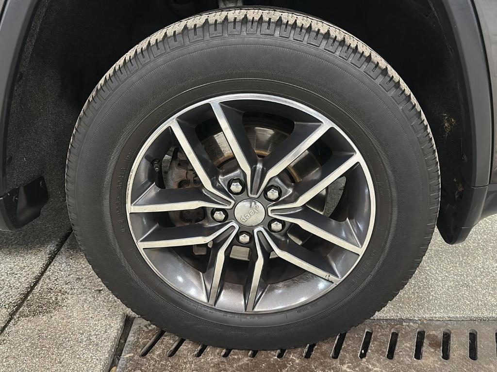 used 2018 Jeep Grand Cherokee car, priced at $18,999