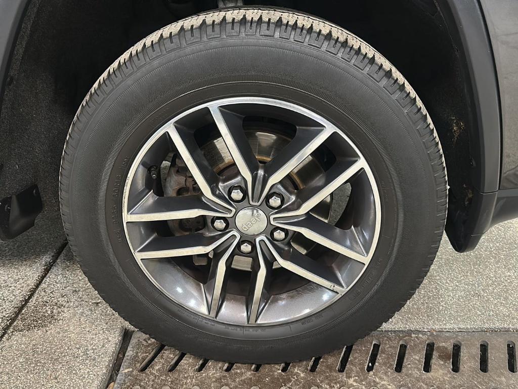 used 2018 Jeep Grand Cherokee car, priced at $18,999