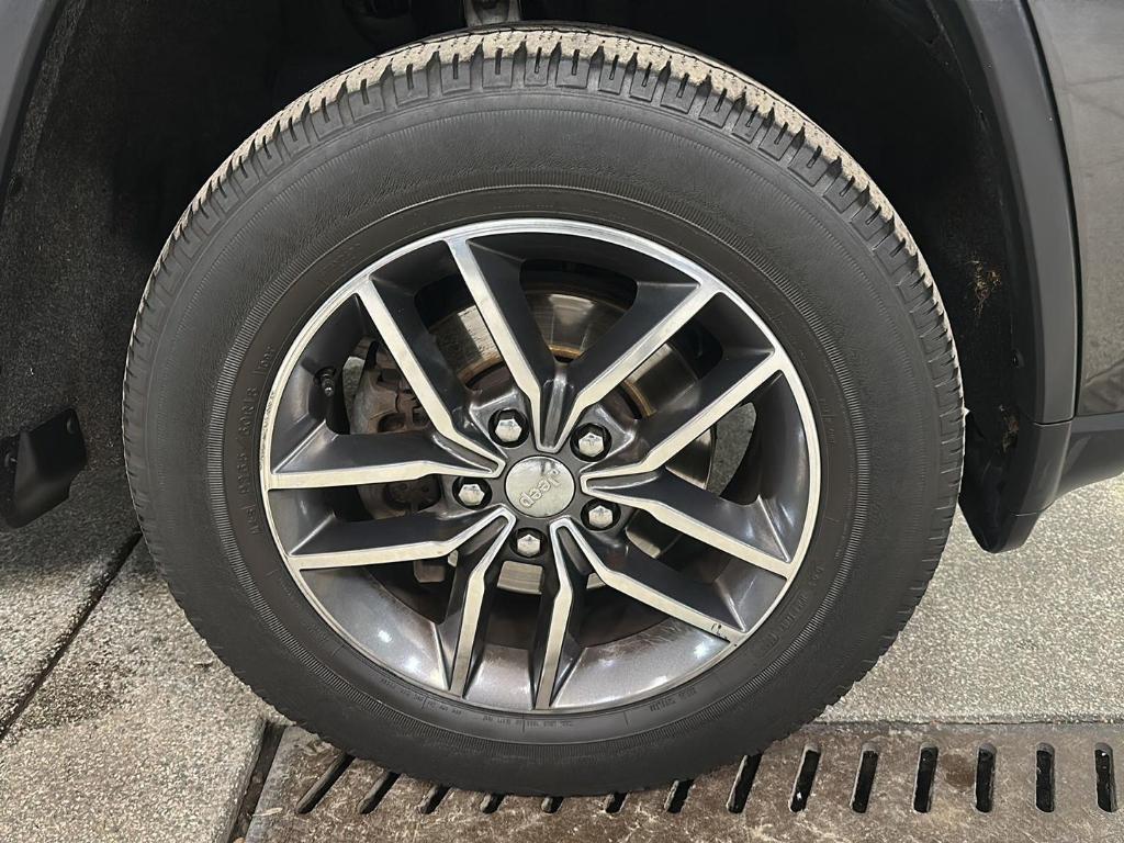 used 2018 Jeep Grand Cherokee car, priced at $18,999