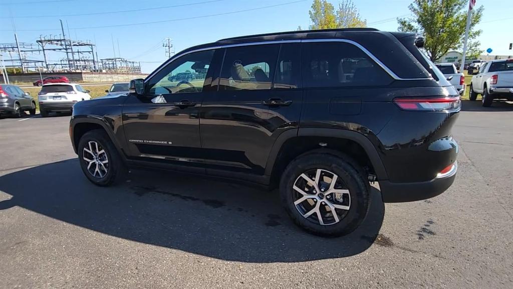 new 2025 Jeep Grand Cherokee car, priced at $51,035