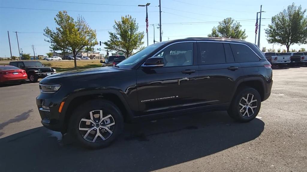 new 2025 Jeep Grand Cherokee car, priced at $51,035