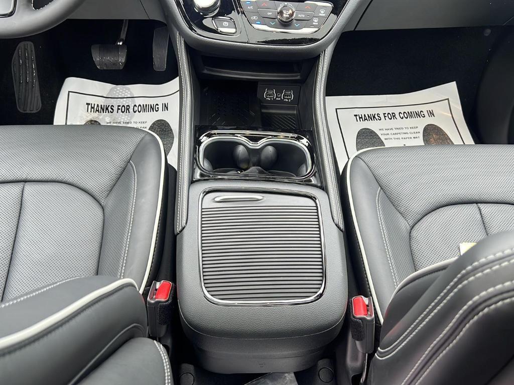 new 2025 Chrysler Pacifica car, priced at $56,335
