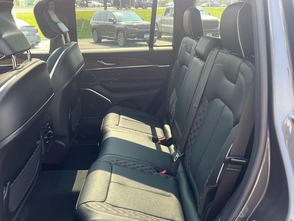 new 2025 Jeep Grand Cherokee car, priced at $55,319