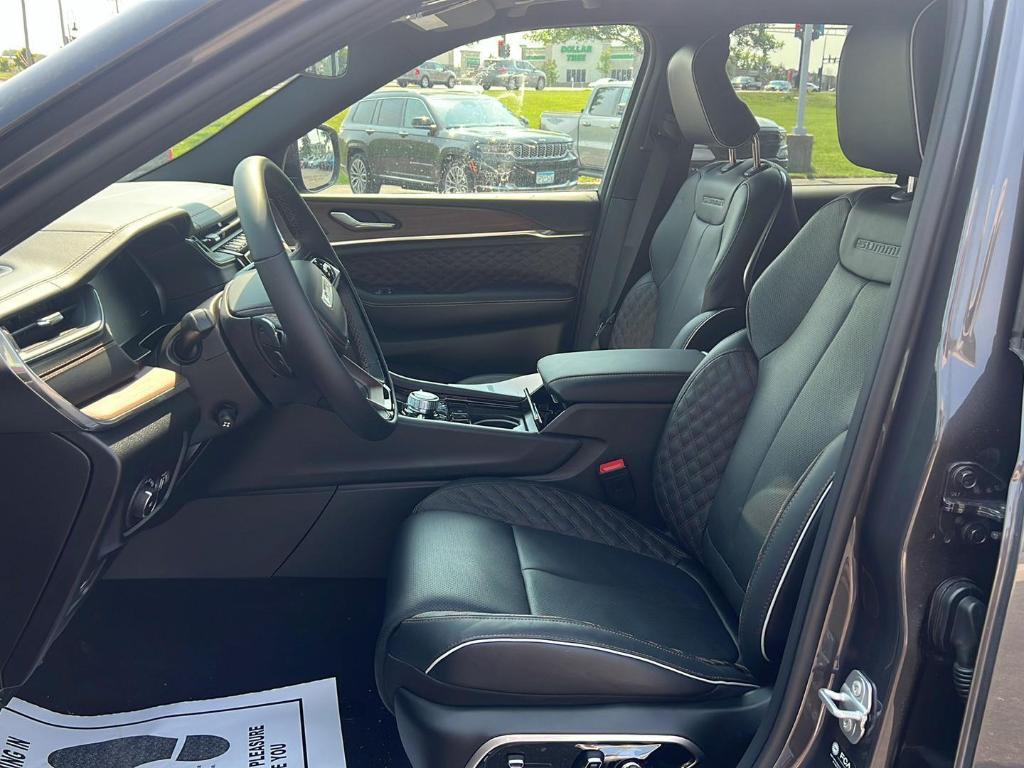new 2025 Jeep Grand Cherokee car, priced at $55,319