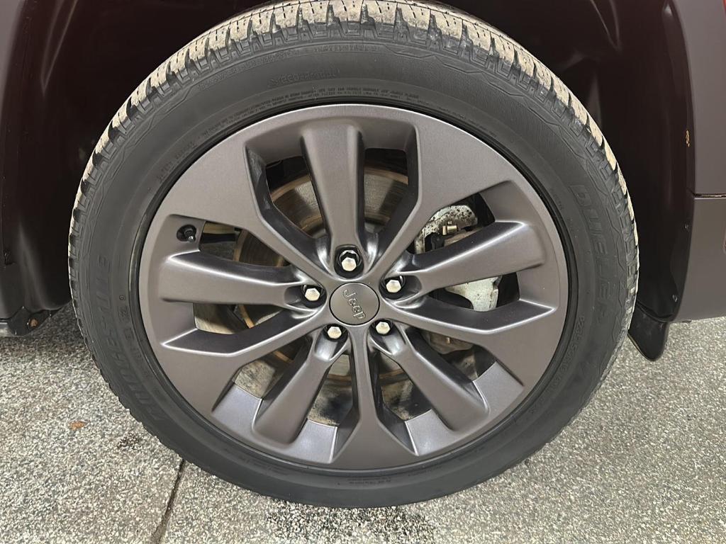 used 2021 Jeep Cherokee car, priced at $24,799