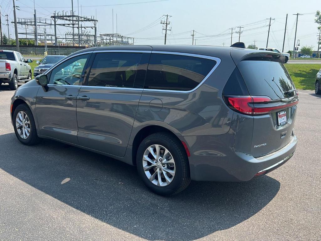new 2025 Chrysler Pacifica car, priced at $44,292