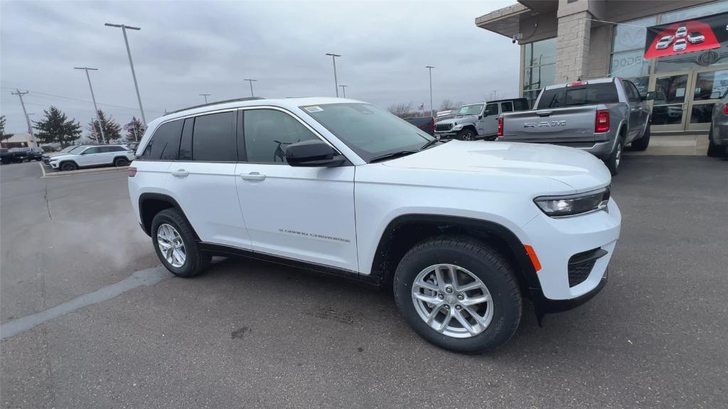 new 2025 Jeep Grand Cherokee car, priced at $41,142