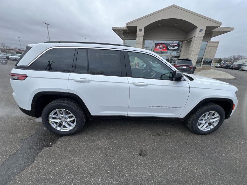 new 2025 Jeep Grand Cherokee car, priced at $41,142