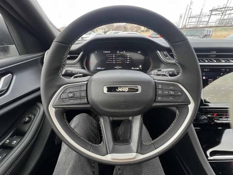 new 2025 Jeep Grand Cherokee car, priced at $41,142