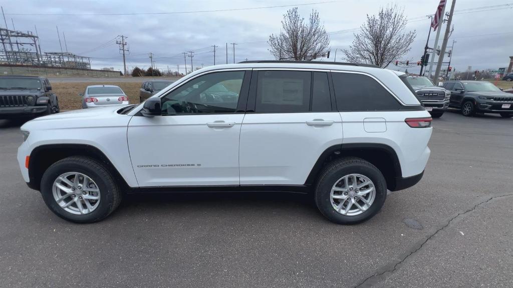 new 2025 Jeep Grand Cherokee car, priced at $41,142