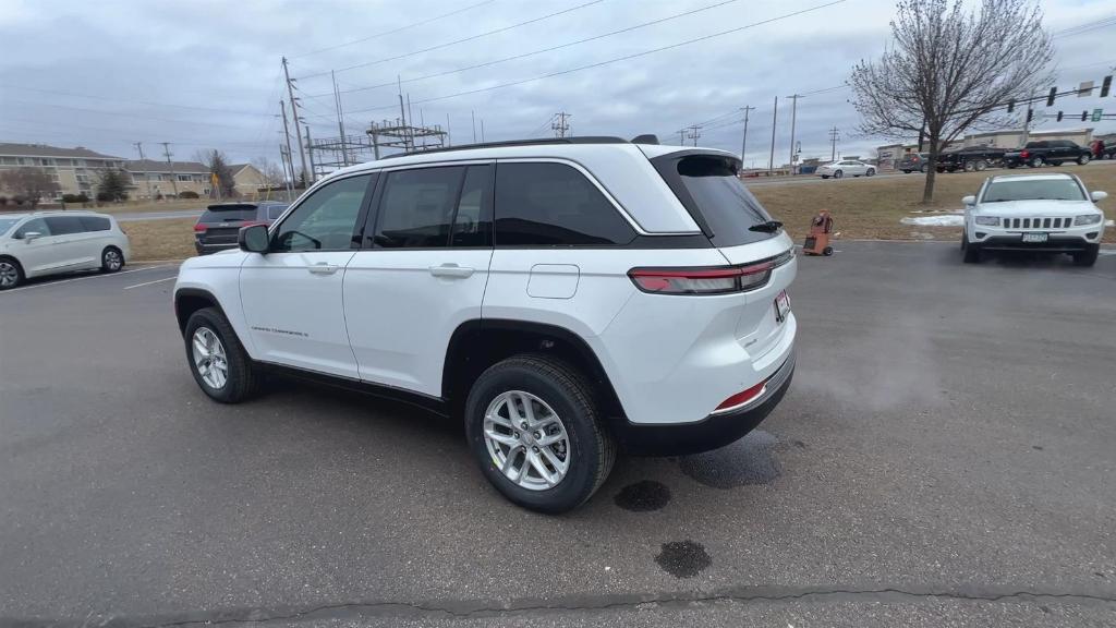 new 2025 Jeep Grand Cherokee car, priced at $41,142