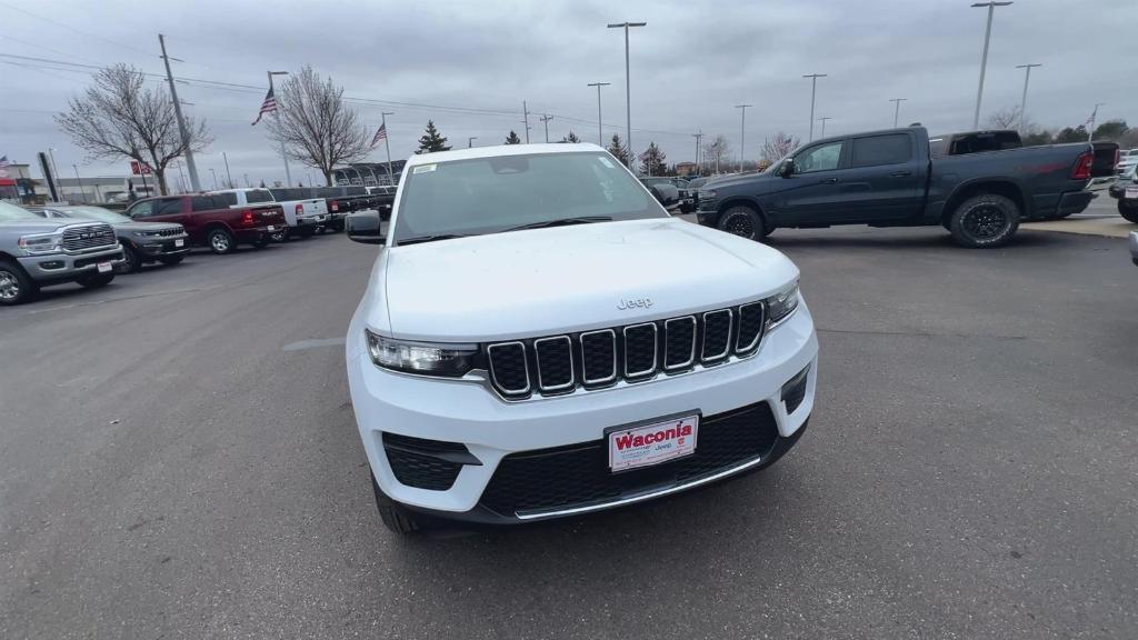 new 2025 Jeep Grand Cherokee car, priced at $41,142