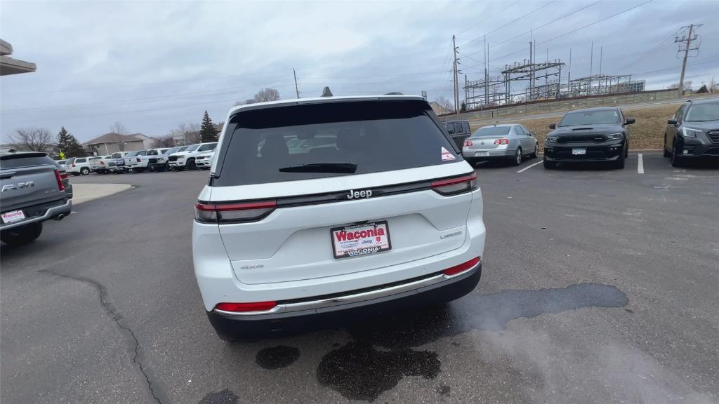 new 2025 Jeep Grand Cherokee car, priced at $41,142