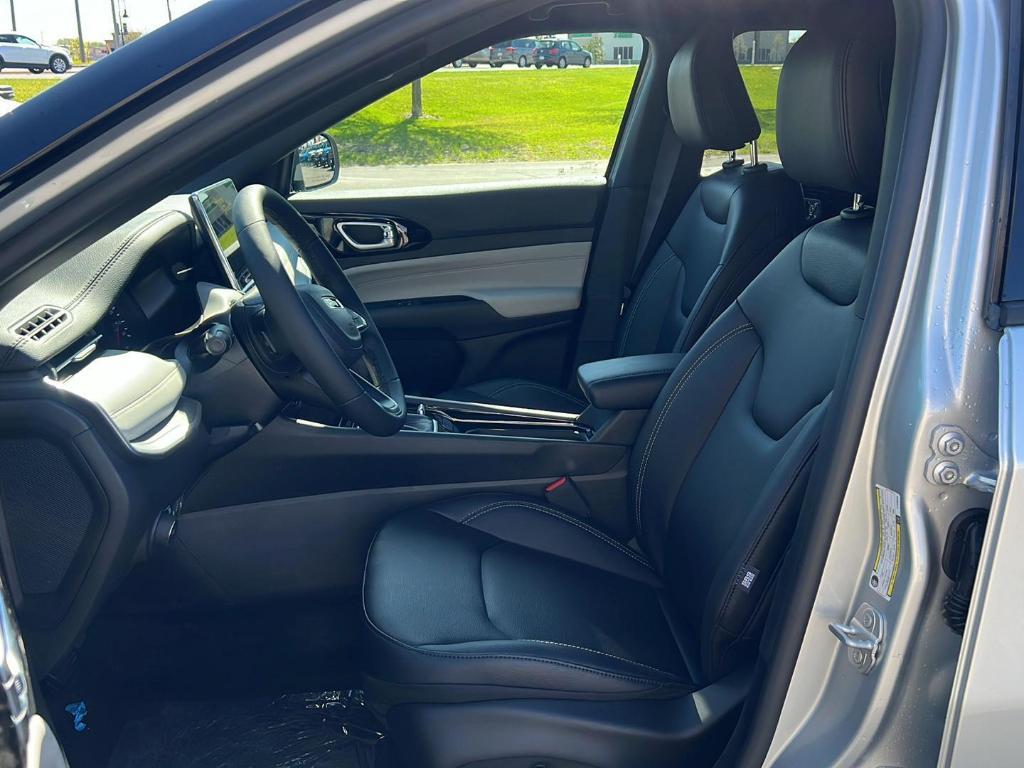 new 2025 Jeep Compass car, priced at $33,243