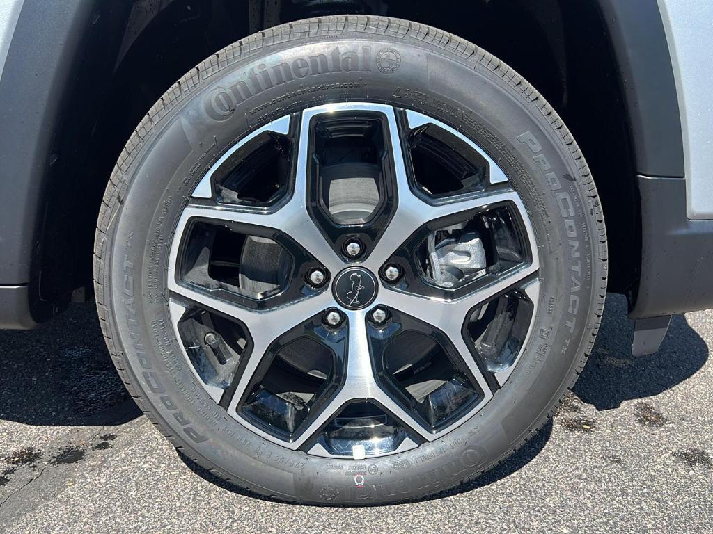 new 2025 Jeep Compass car, priced at $33,243