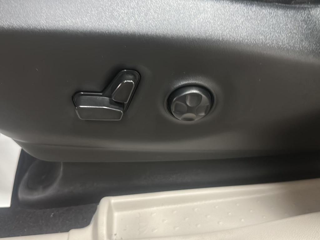 used 2023 Chrysler Pacifica car, priced at $28,499