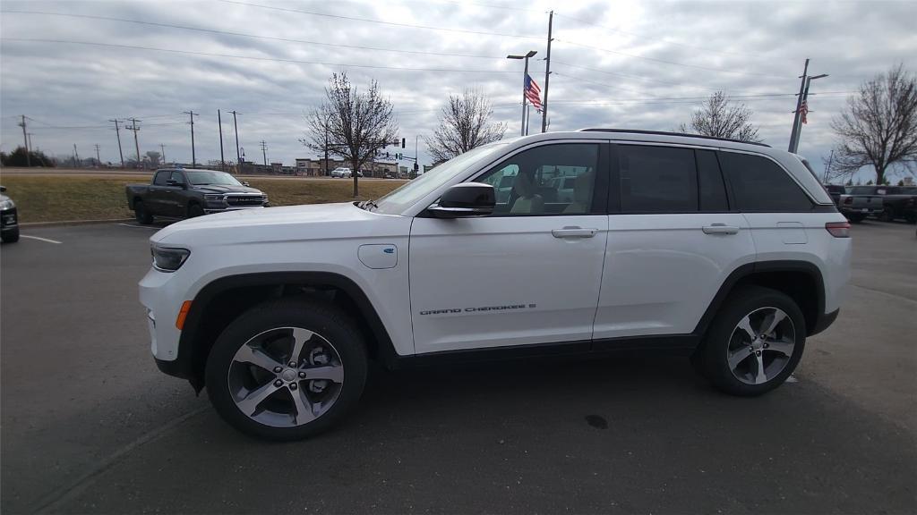 new 2024 Jeep Grand Cherokee 4xe car, priced at $53,954