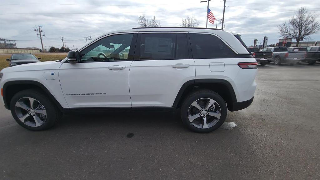 new 2024 Jeep Grand Cherokee 4xe car, priced at $54,254