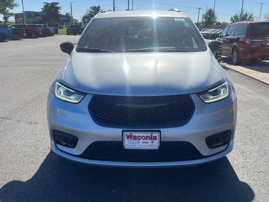 new 2026 Chrysler Pacifica car, priced at $43,525
