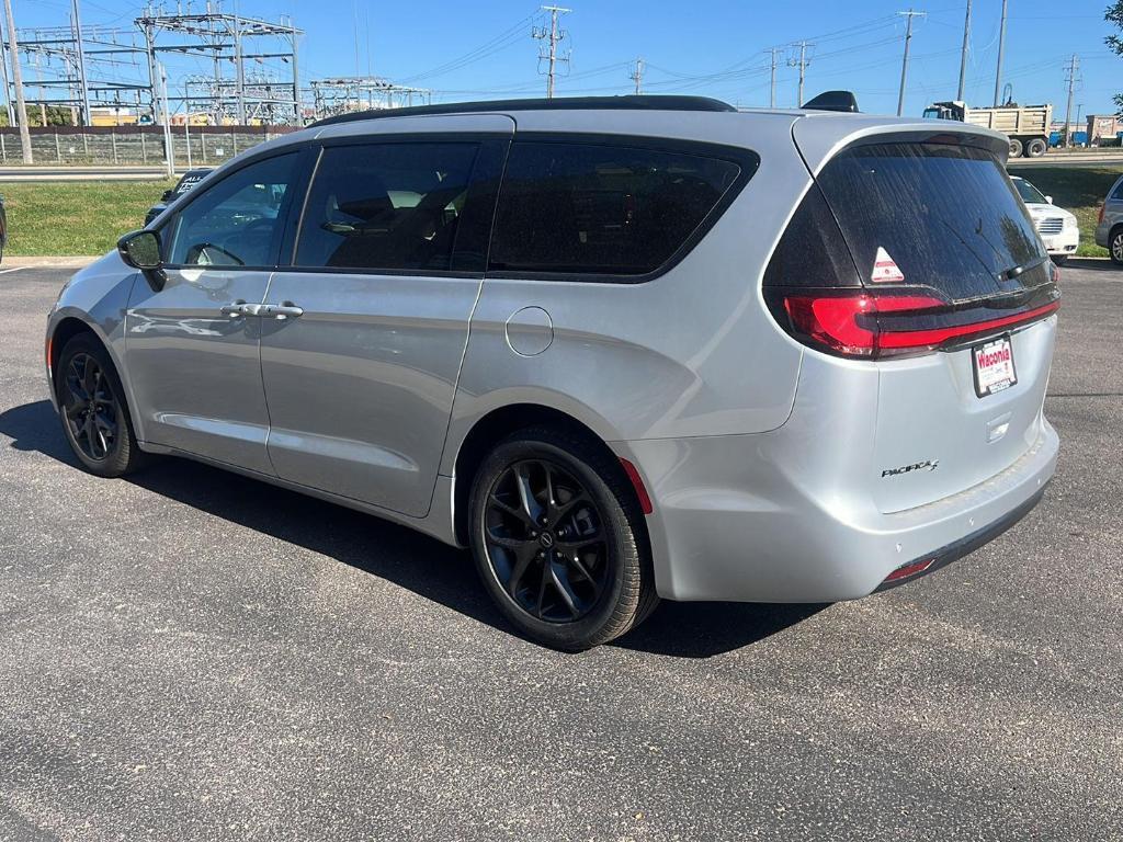 new 2026 Chrysler Pacifica car, priced at $43,525