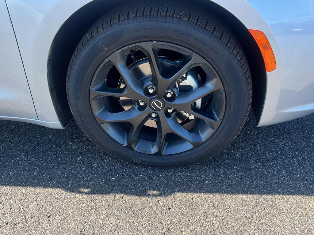 new 2026 Chrysler Pacifica car, priced at $43,525