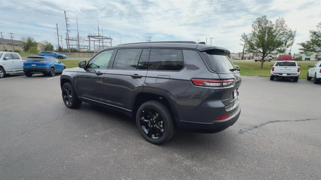 new 2024 Jeep Grand Cherokee L car, priced at $45,000