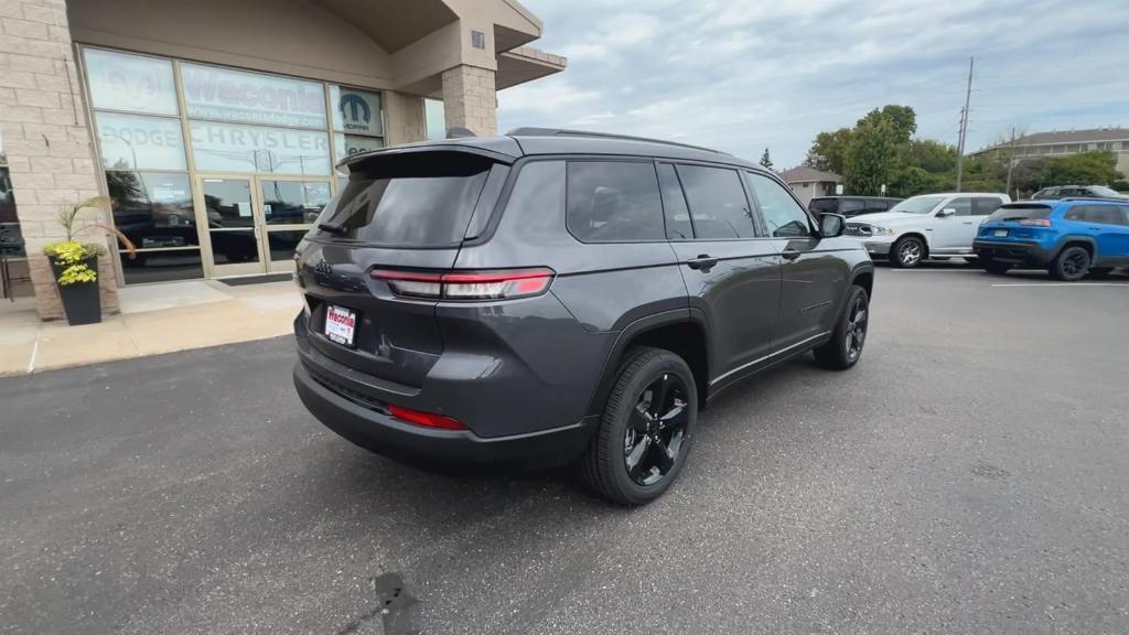 new 2024 Jeep Grand Cherokee L car, priced at $45,000