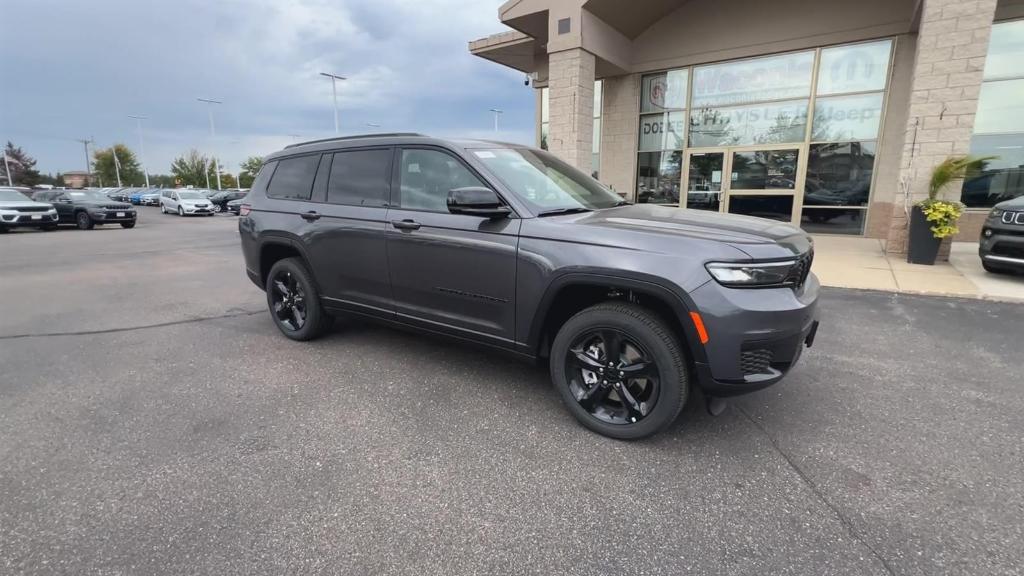 new 2024 Jeep Grand Cherokee L car, priced at $45,000