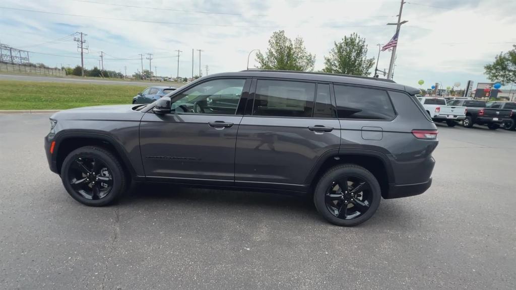 new 2024 Jeep Grand Cherokee L car, priced at $45,000