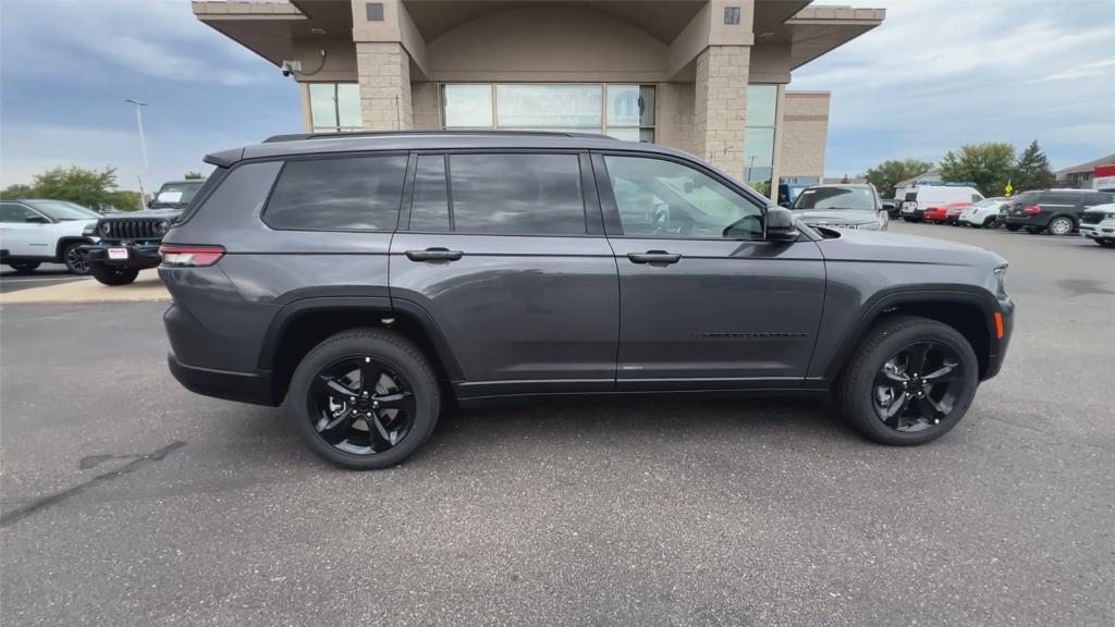 new 2024 Jeep Grand Cherokee L car, priced at $43,700