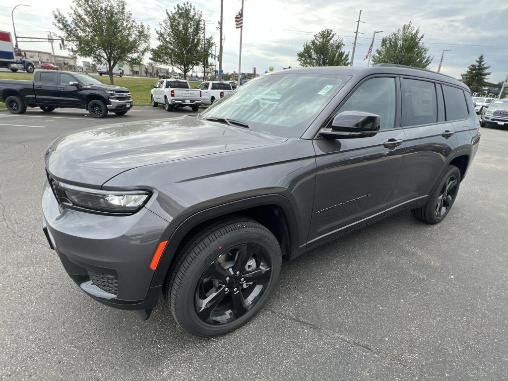 new 2024 Jeep Grand Cherokee L car, priced at $45,000