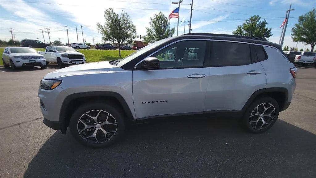 new 2024 Jeep Compass car, priced at $32,091